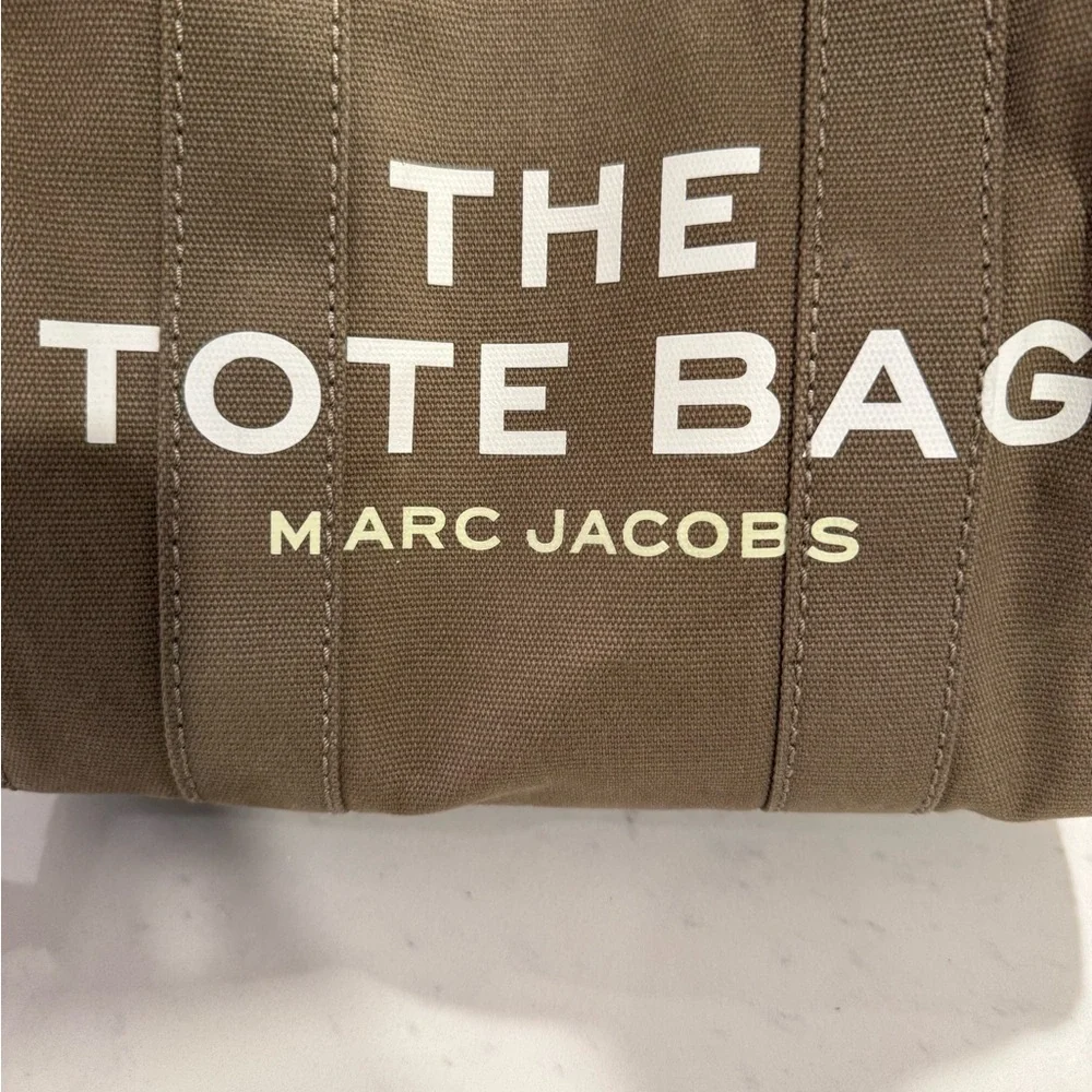 Marc Jacobs Tan Tote Bag - Picture 2 of 5